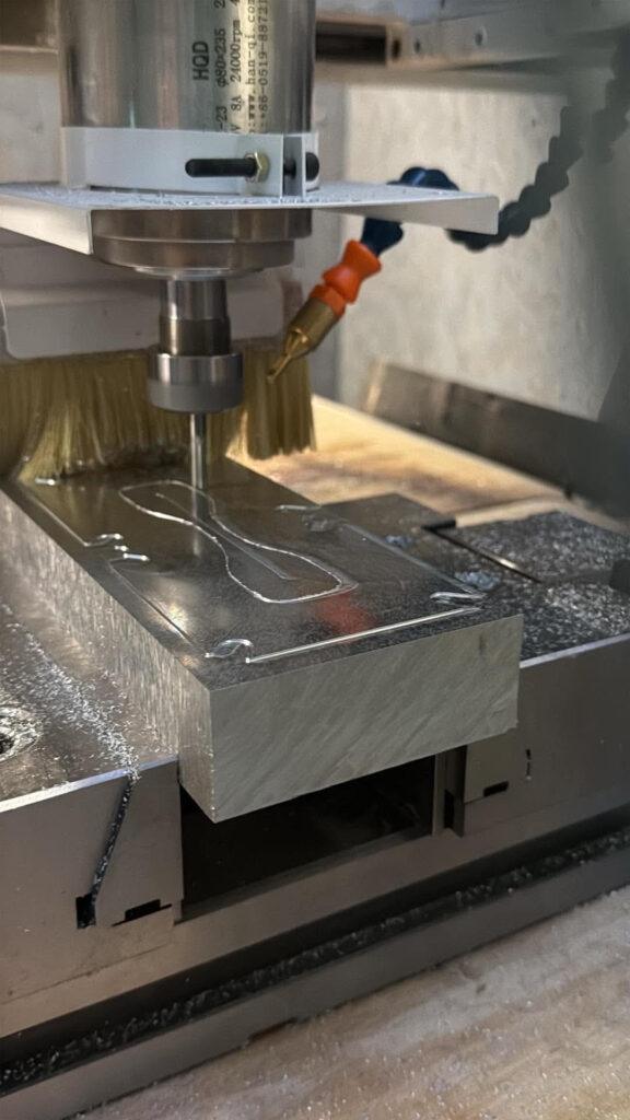 Frezowanie CNC form wtryskowych z aluminium